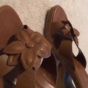 Aldo Shoes - Aldo high heeled wedge open toed sandals w/ flower Aldo Shoes - Aldo high heeled wedge open toed sandals w/ flower